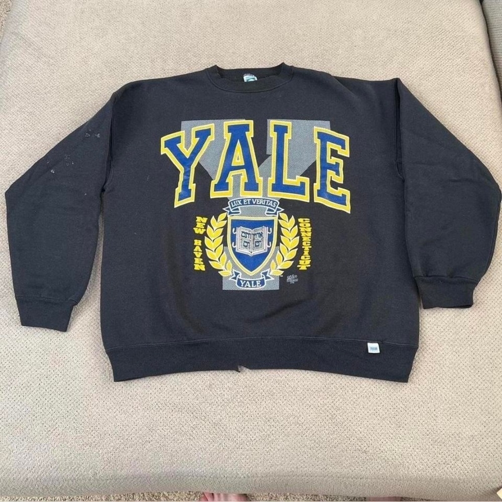 Vintage 1990s Yale University sweatshirt  Discus athletics  Size XL‎